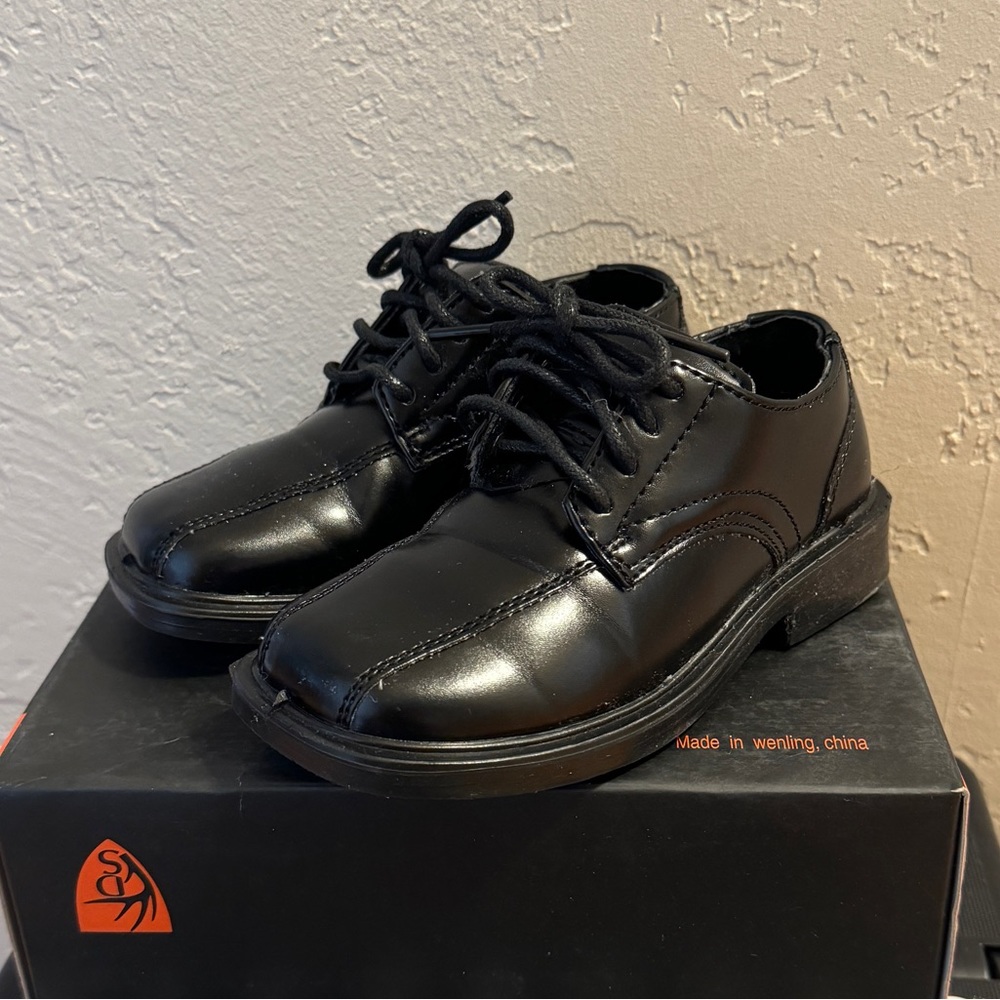 Deer Stags Gabe toddler dress shoe size 8.5 in black